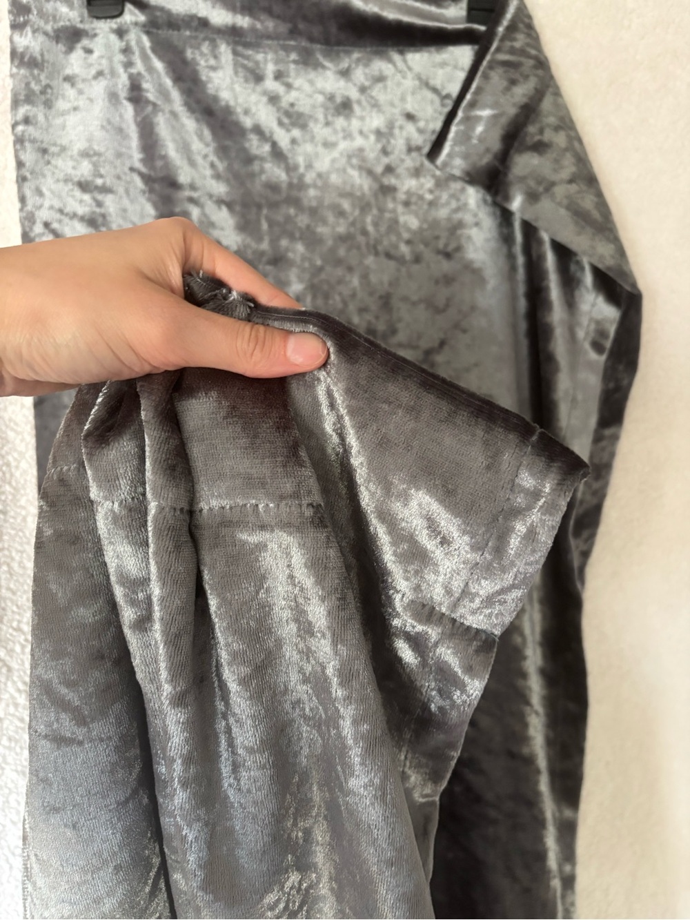 Lush Decor Special Edition Gray Velvet Curtains – 2 Panels – 40” × 64”